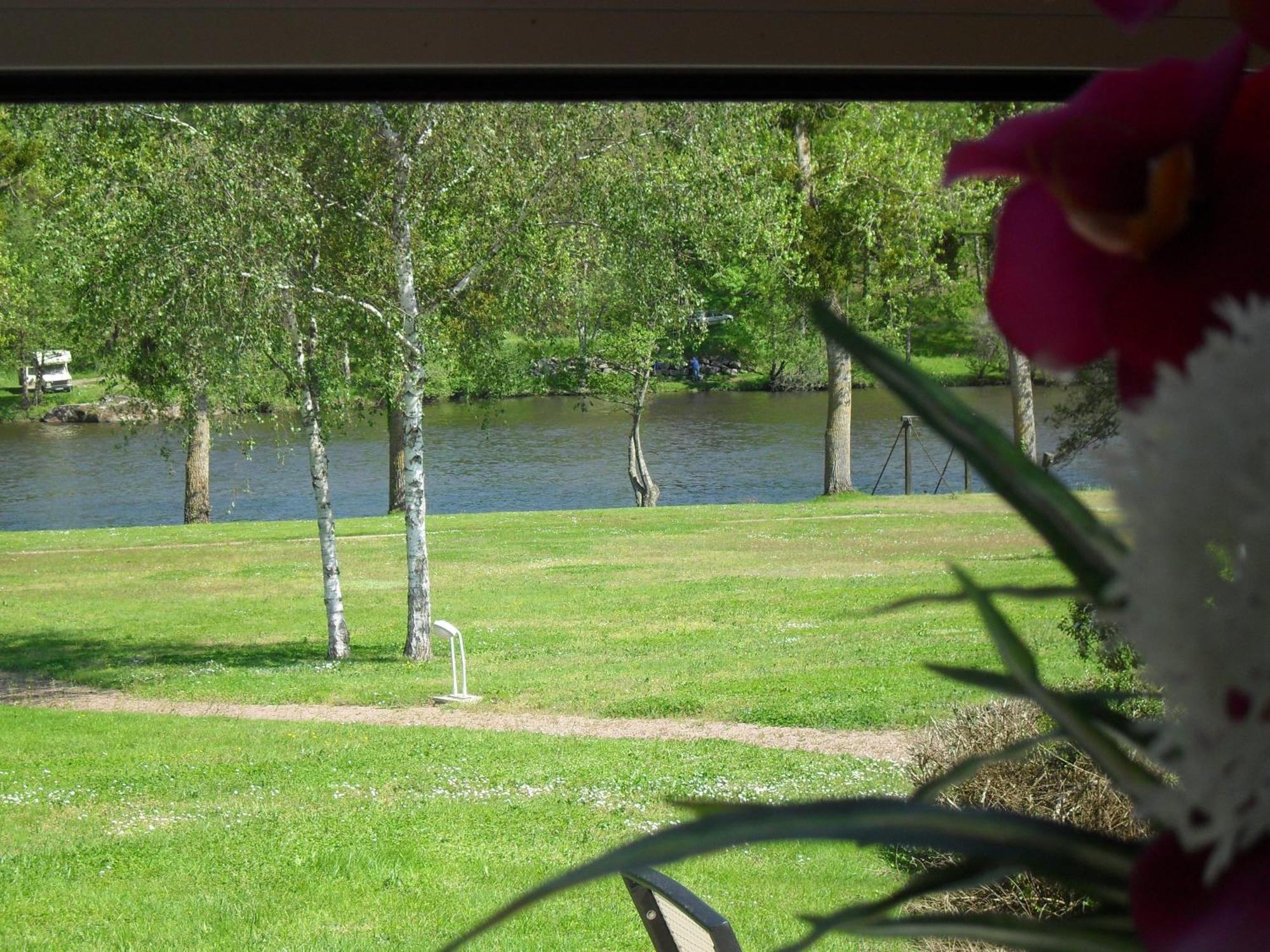 Logis Hotel Val De Vienne Le Vigeant Exteriér fotografie