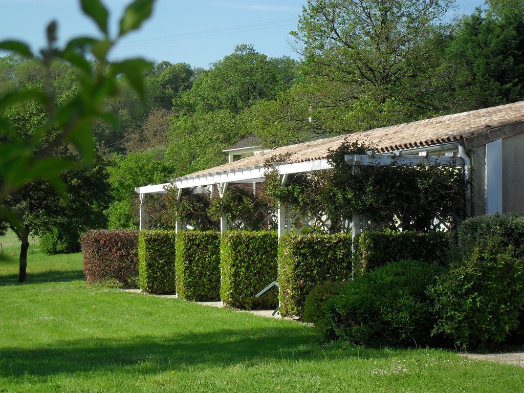 Logis Hotel Val De Vienne Le Vigeant Exteriér fotografie