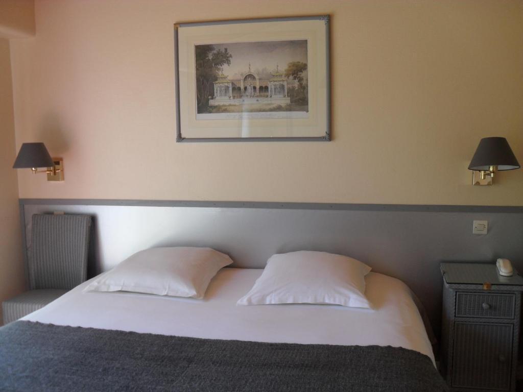 Logis Hotel Val De Vienne Le Vigeant Pokoj fotografie