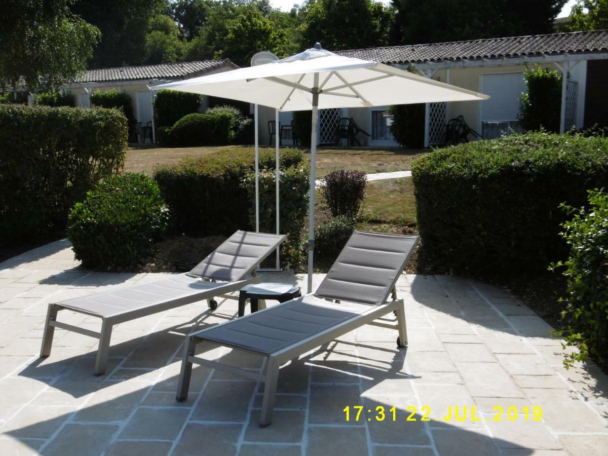 Logis Hotel Val De Vienne Le Vigeant Exteriér fotografie