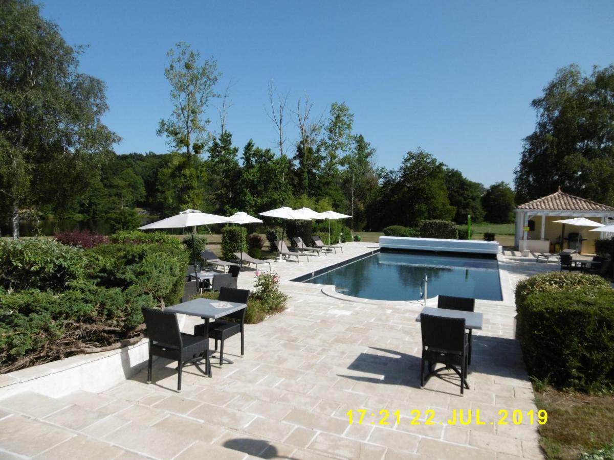 Logis Hotel Val De Vienne Le Vigeant Exteriér fotografie