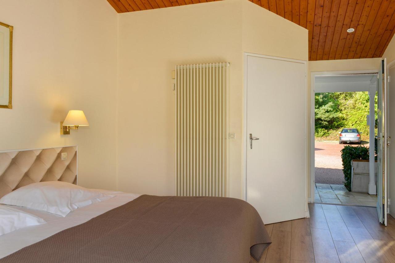 Logis Hotel Val De Vienne Le Vigeant Exteriér fotografie